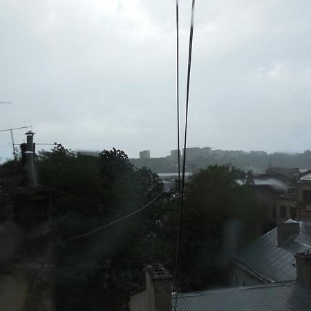 2 Room Apartment Near Opera House Lviv Exterior photo