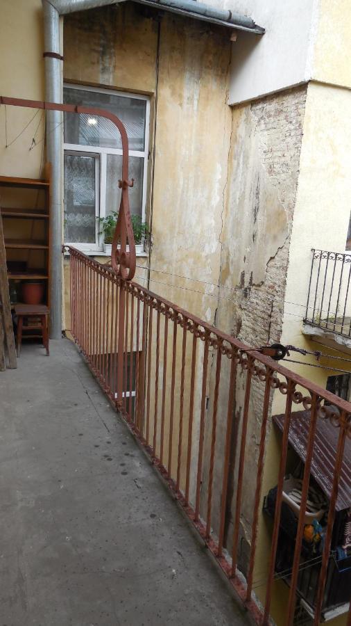 2 Room Apartment Near Opera House Lviv Exterior photo